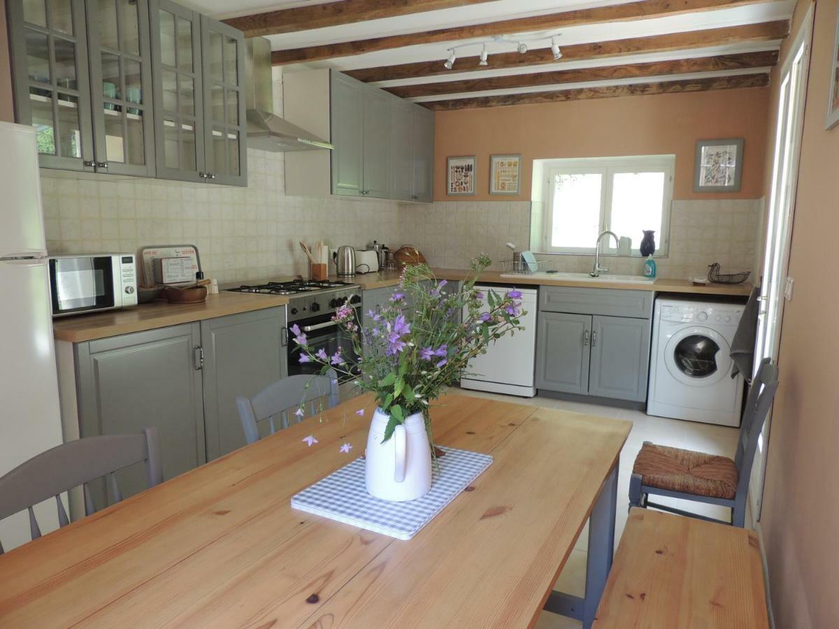 Apartament La Tour Du Chambon Brignac-la-Plaine Zewnętrze zdjęcie